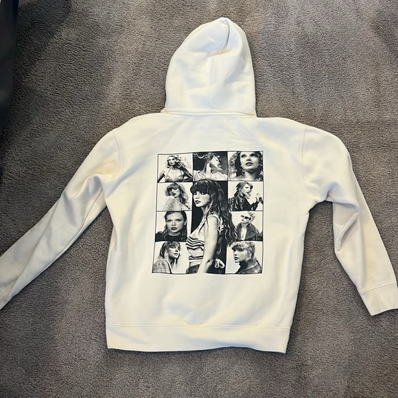 Taylor Swift The Eras Tour original concert hoodie Size M - Picture 3 of 5